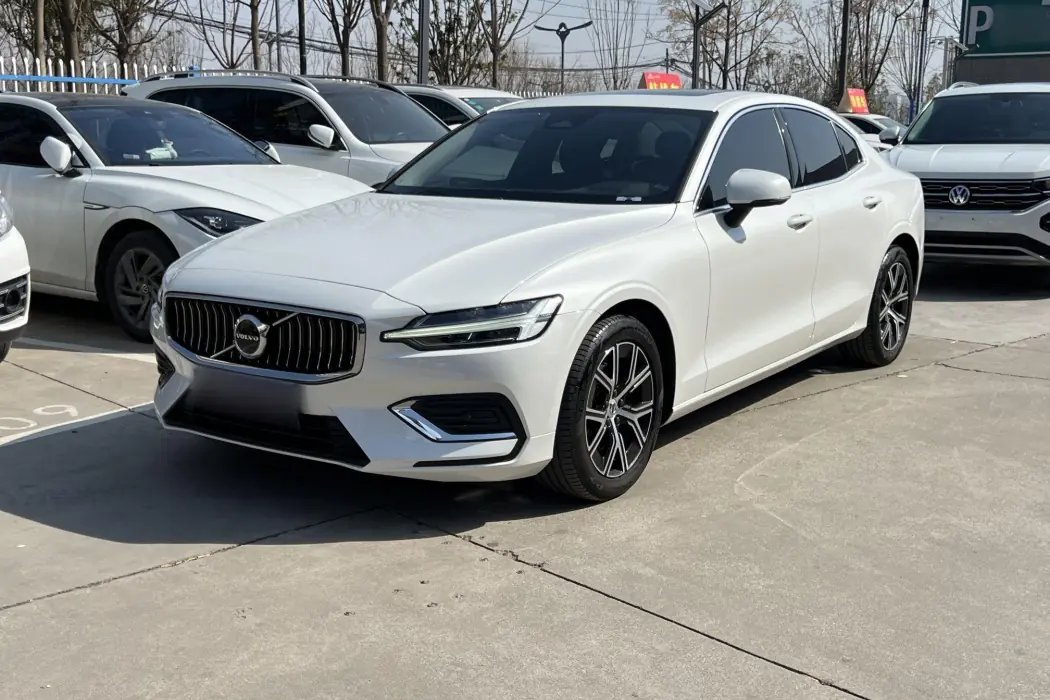 Volvo S60 2023 B4 Intelligent Luxury Edition