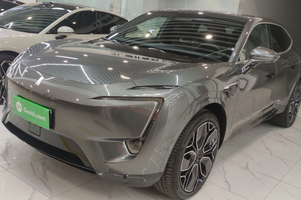 Avita 11 2022 long battery life Dual Motor Luxury Edition 5 seats