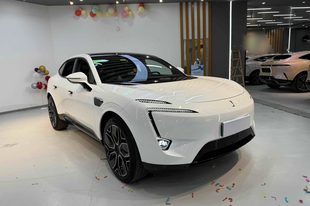 Avita 11 2022 long battery life dual motor version 5 seats