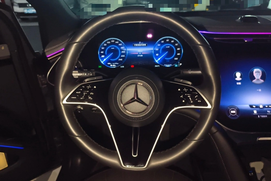 Mercedes-Benz EQS SUV 2023 model 450+