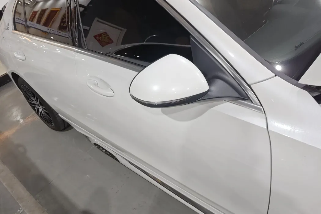 Mercedes-Benz C-class 2023 facelift Two C 260 L sports version