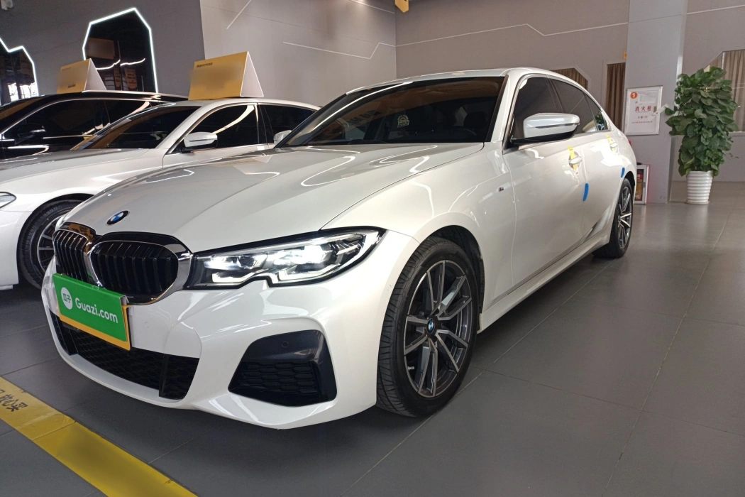 BMW 3 Series 2020 facelift 325Li M sports suit