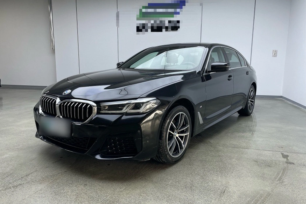 BMW 5 Series 2022 facelift Two 525Li M sports suit