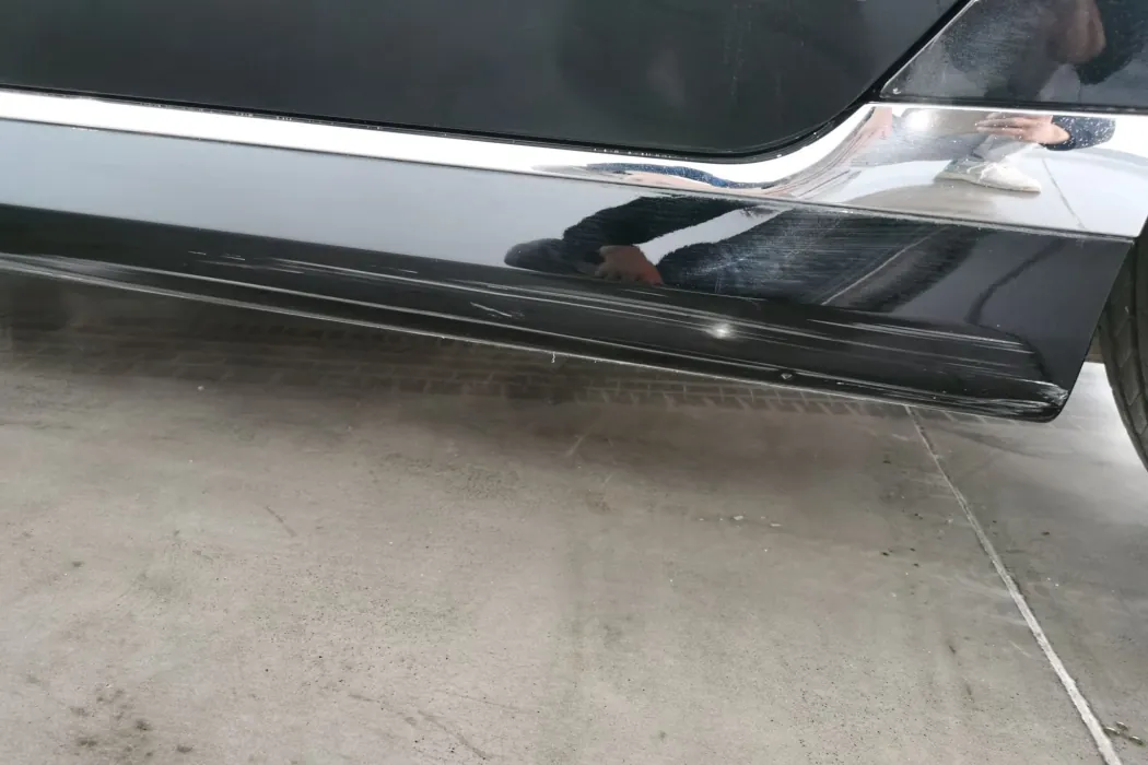 BMW 7 Series 2023 735Li M sports suit