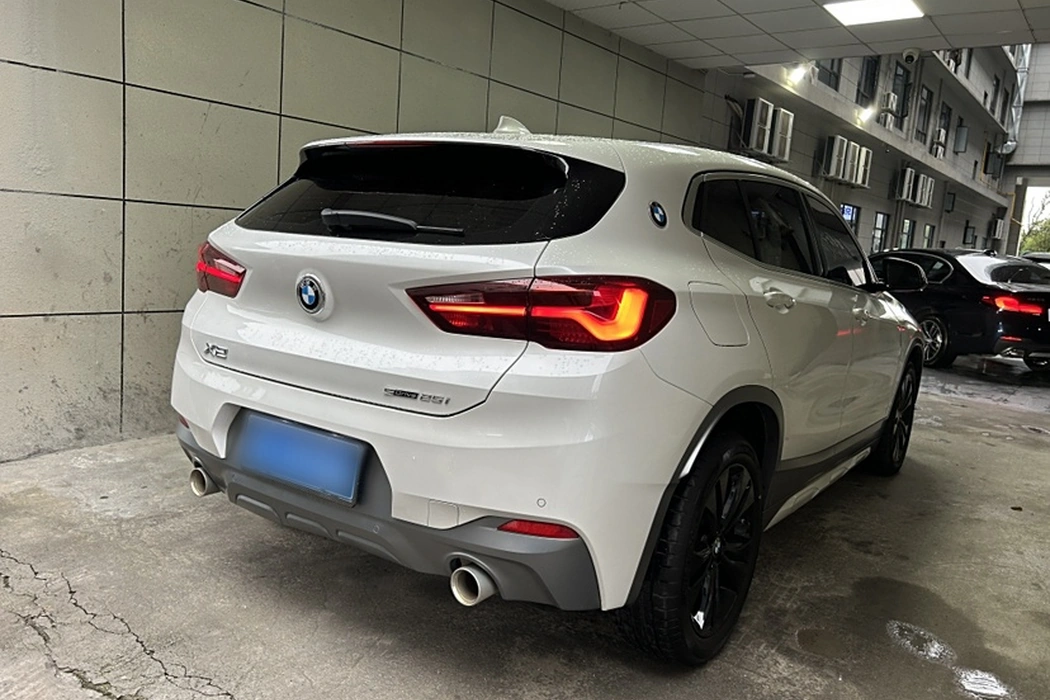 BMW X2 2023 sDrive25i M off-road set