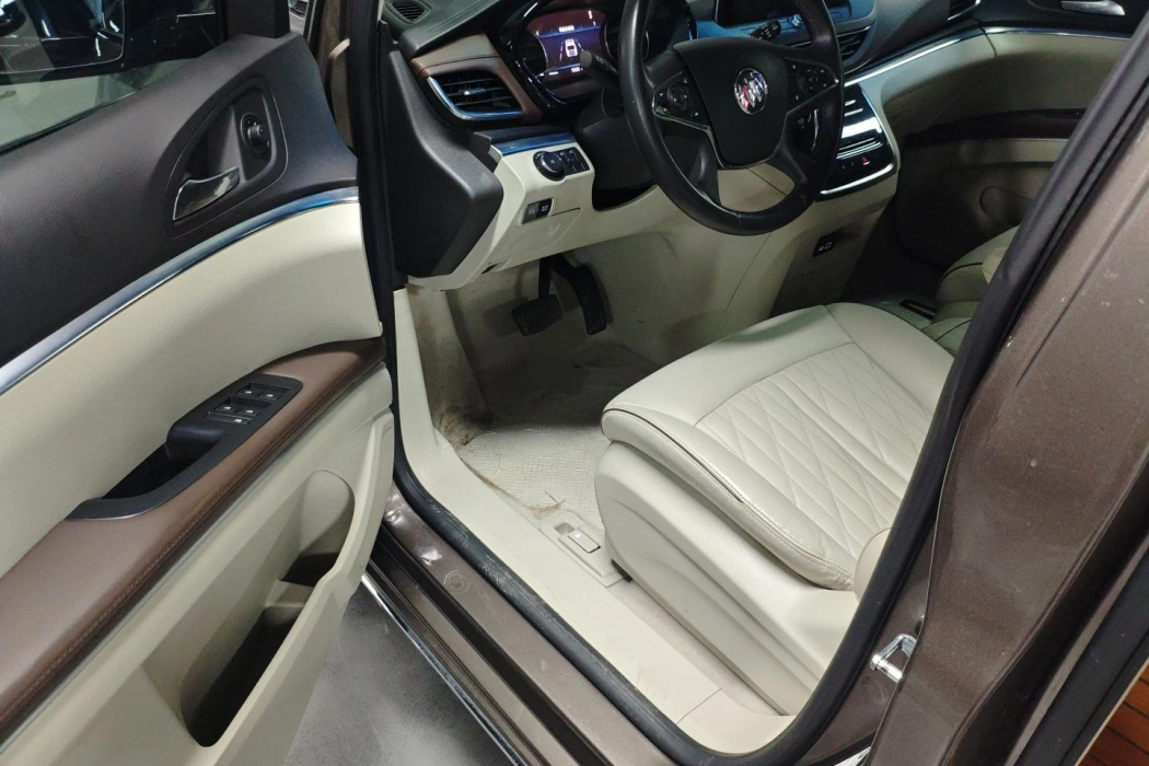 Buick GL8 2023 Land Business Class 652T Luxury