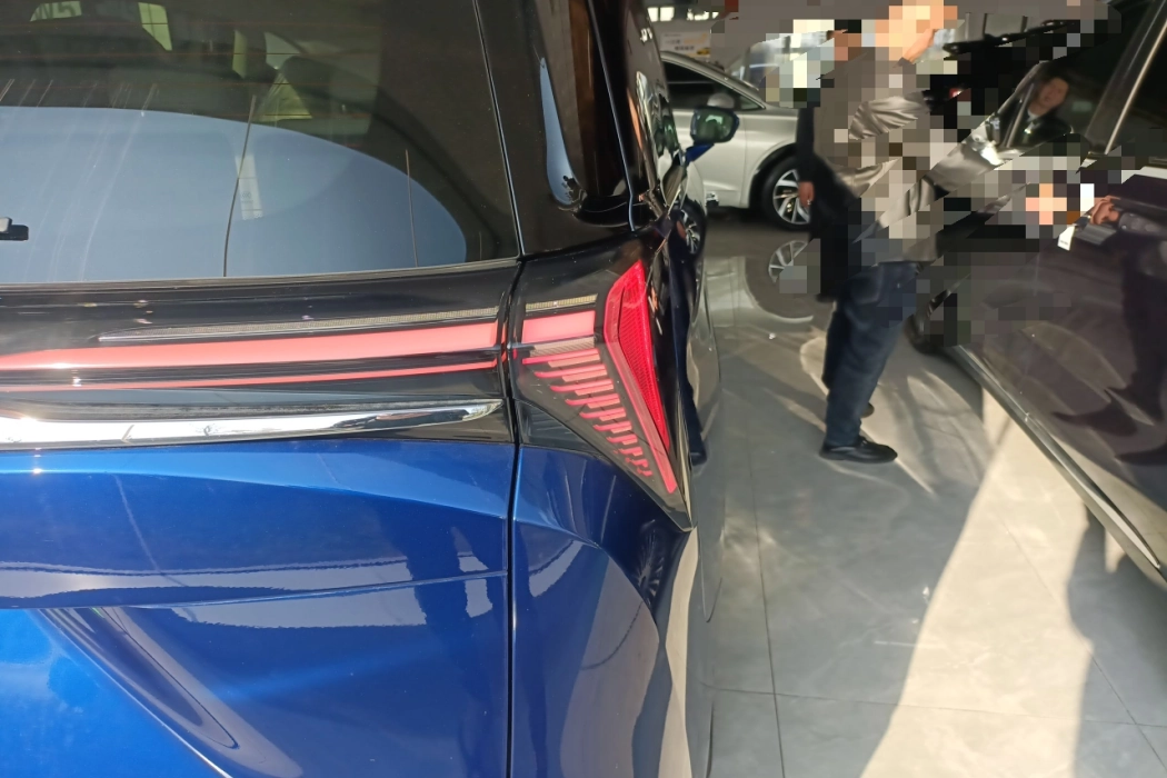 Buick GL8 New Energy 2024 Lu Zun Luxury Edition 7-seater