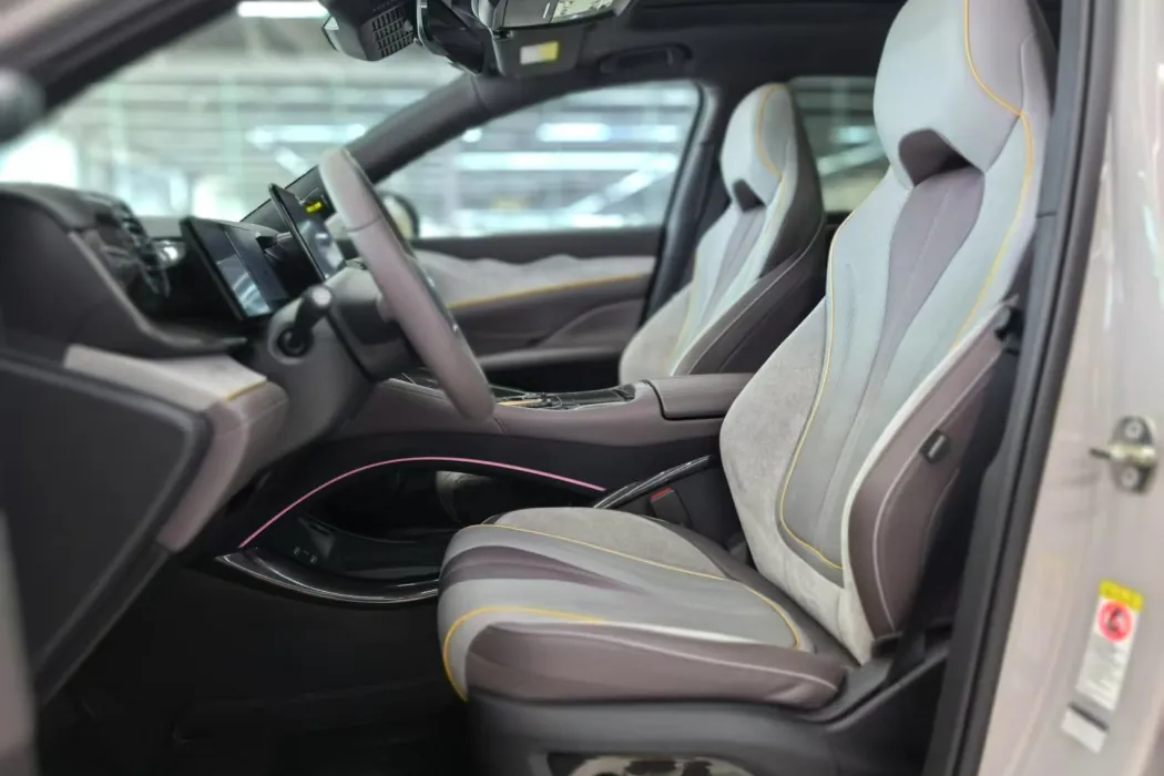 比亚迪 护卫舰07 2023款 DM-i 100KM 旗舰型