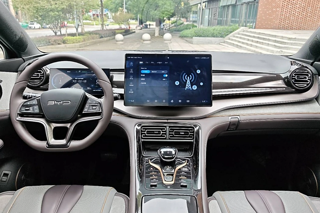 比亚迪 护卫舰07 2023款 DM-i 205KM 尊贵型