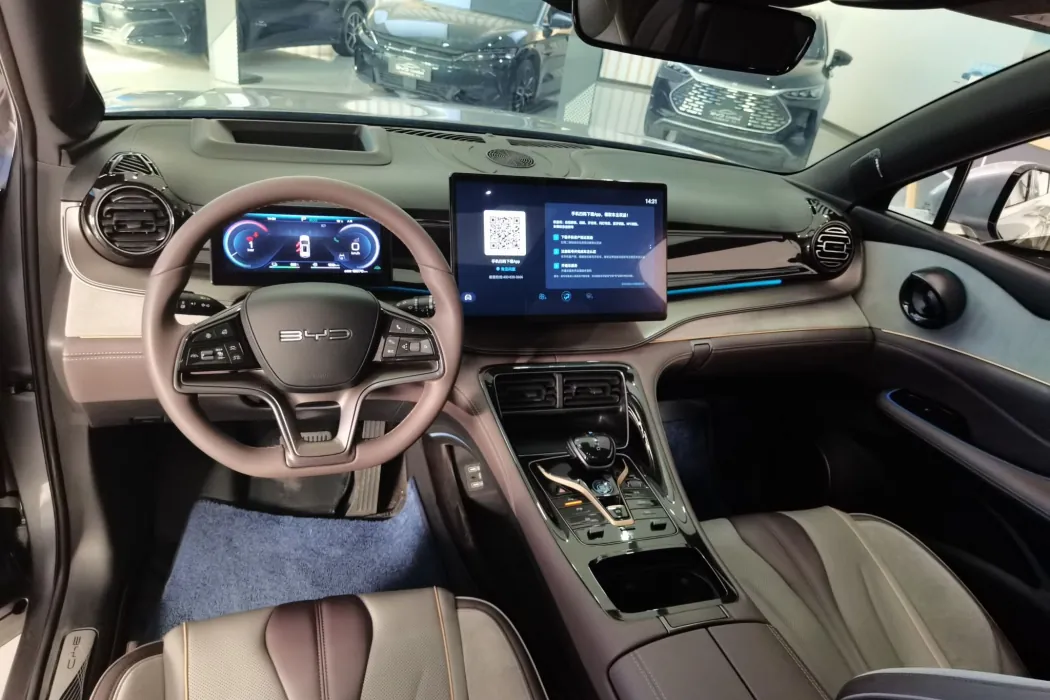 比亚迪 护卫舰07 2023款 DM-i 100KM 旗舰型