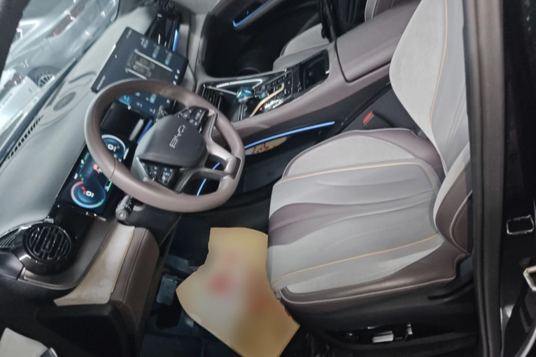 比亚迪 护卫舰07 2023款 DM-i 205KM 尊贵型