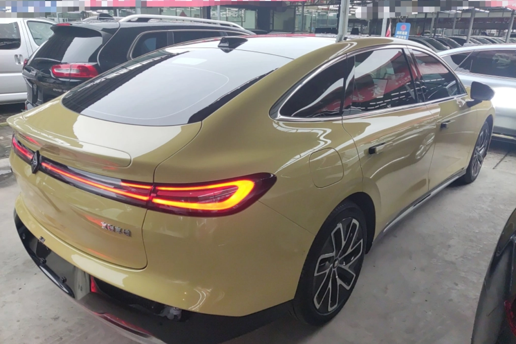 Baojun Xiangjing 2025 Plug-in Hybrid 140km Deluxe Edition