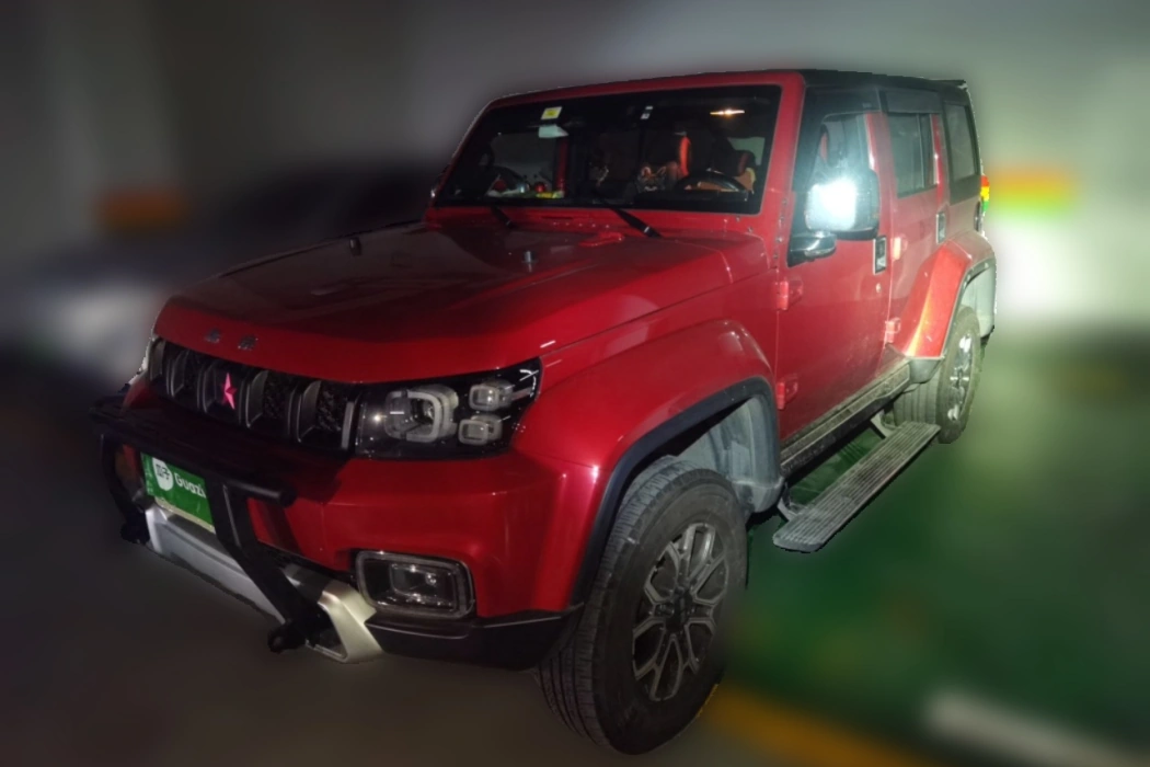 Beijing BJ40 2020 2.0T automatic four-wheel drive City Hunter edition knight type