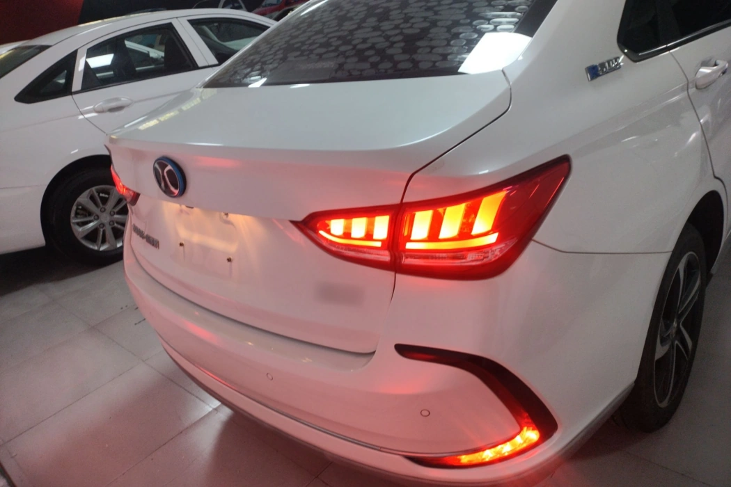 Beijing Automobile Beijing EU5 2018 R500 Zhifeng Edition