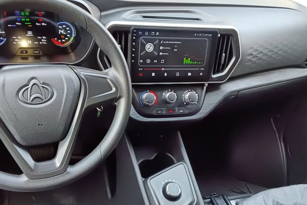 Changan Kaicheng Changan Ruixing EM60 2025 passenger version Comfortable 6-seater 300km open door