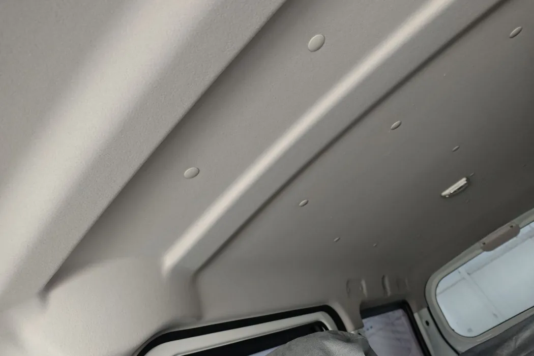 Changan Kaicheng Changan Ruixing EM60 2025 passenger version Comfortable 6-seater 300km back lift door