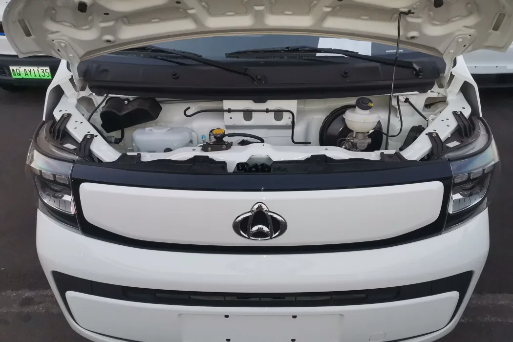 Changan Kaicheng Changan Ruixing EM80 2025 passenger version Comfortable 6-seater 300km open door