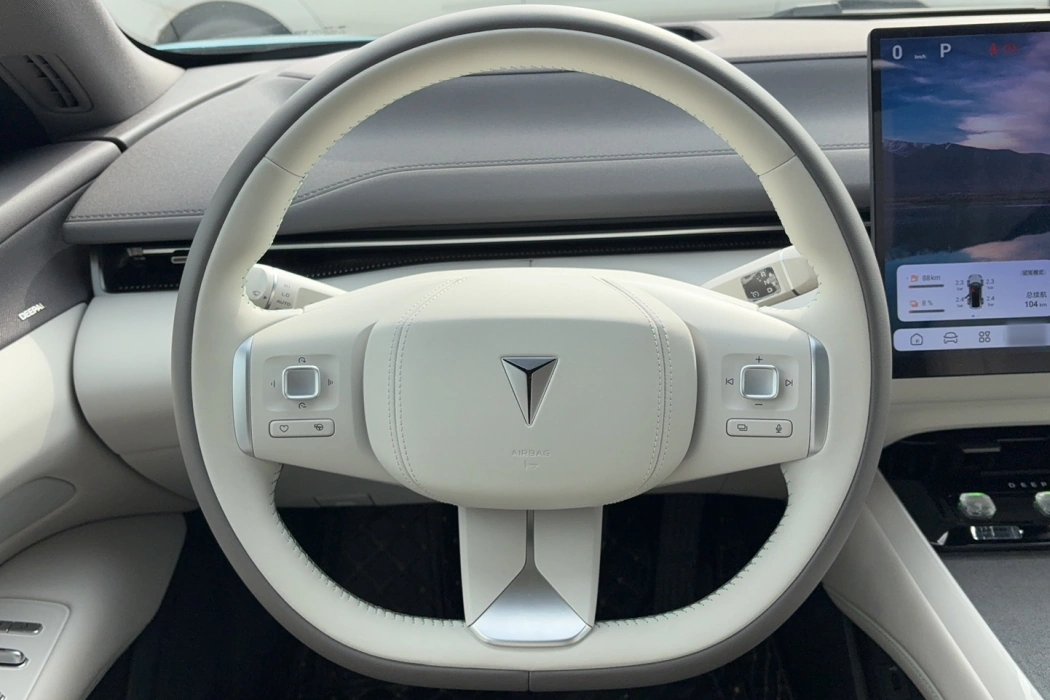 Dark Blue Car Dark Blue L07 2024 230Max Qiankun Smart Driving ADS SE range-extended version