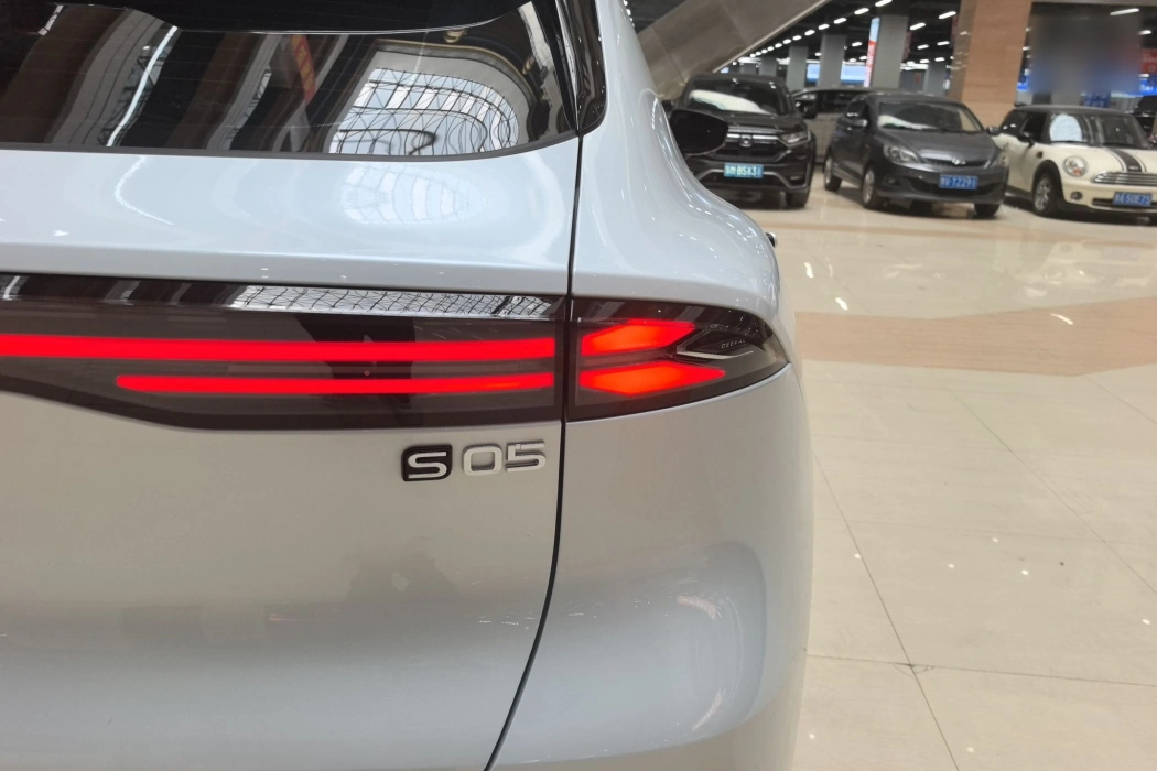 Dark Blue Car Dark Blue S05 2024 510Max Pure Electric Version