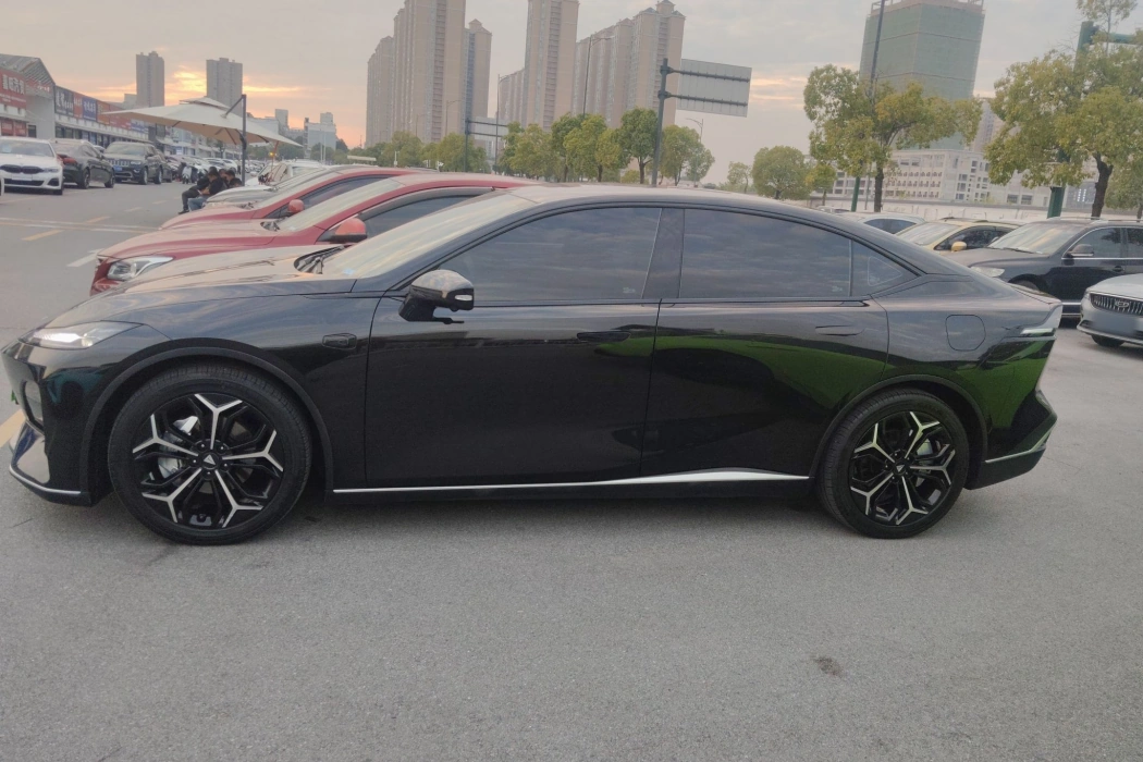 Dark Blue Car Dark Blue SL03 2023 200Max Extended Range Version