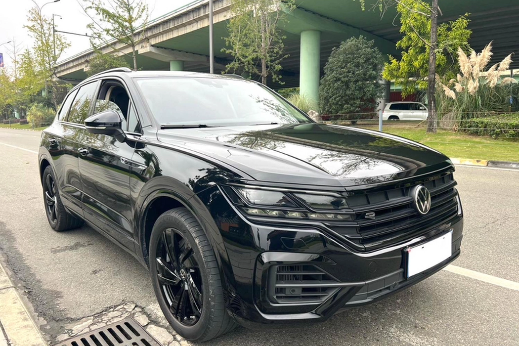 Volkswagen Touareg 2022 model 3.0 TSI Sharp Edition Yao Black Sports Suit