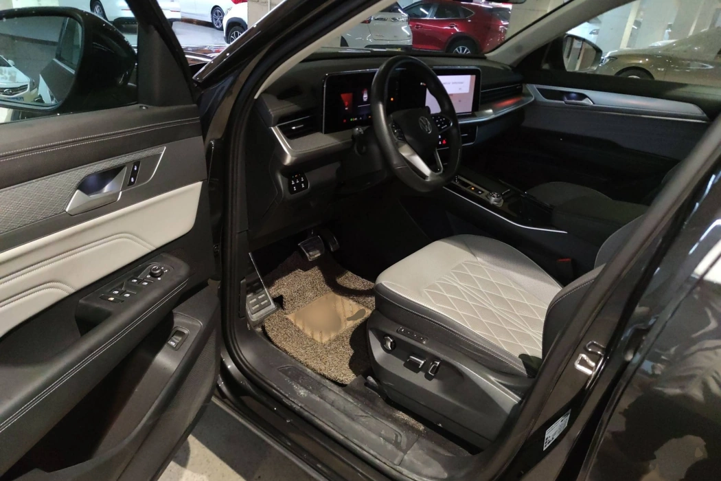 Volkswagen Range Rover 2023 380TSI four-wheel drive R-Line Cruise version