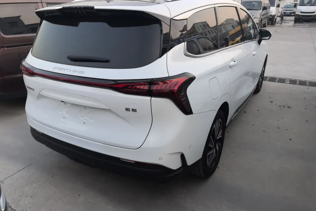 Dongfeng Fengxing Fengxing Yacht 2022 1.5T DCT Monthly Edition