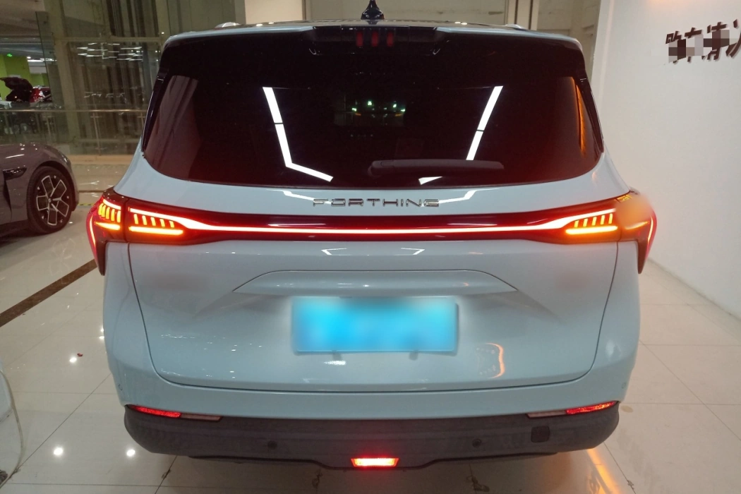 Dongfeng Fengxing Fengxing Yacht 2022 1.5T DCT Wind Chasing Version