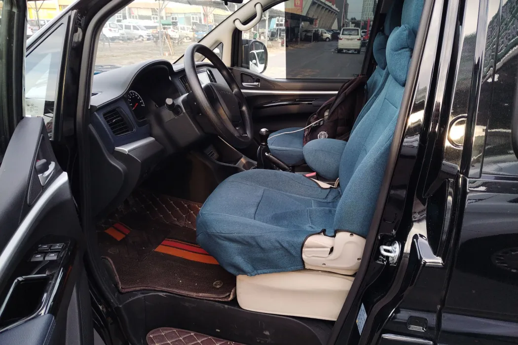 Dongfeng Popular Lingzhi 2023 M5L 1.6L basic 7-seater