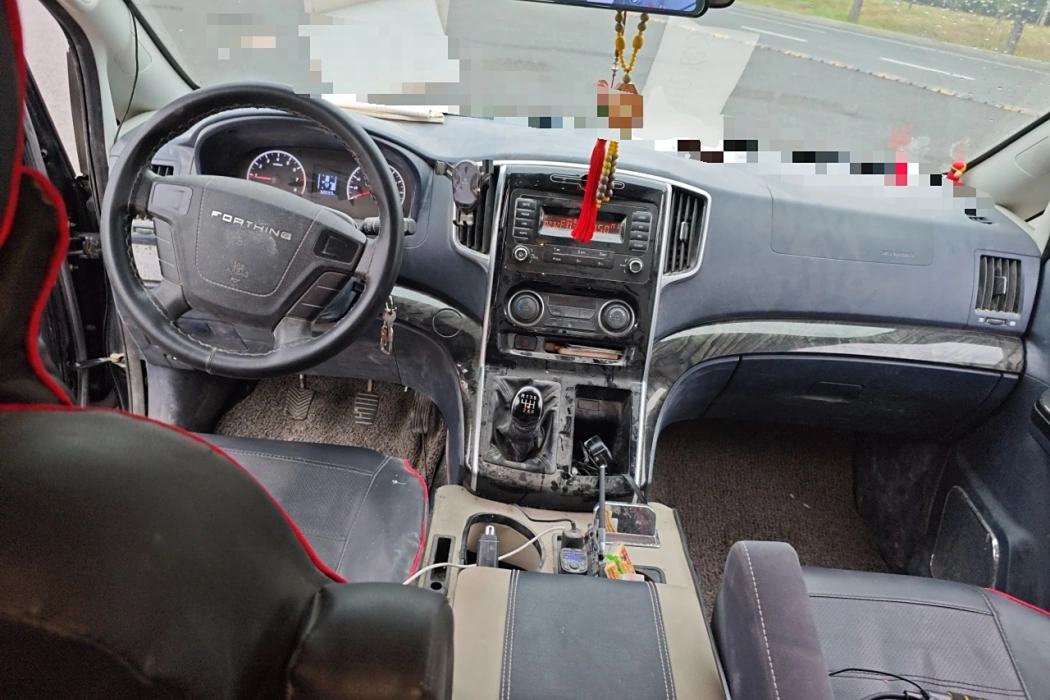 Dongfeng Popular Lingzhi PLUS 2023 2.0L Manual Comfort CNG 7 seats