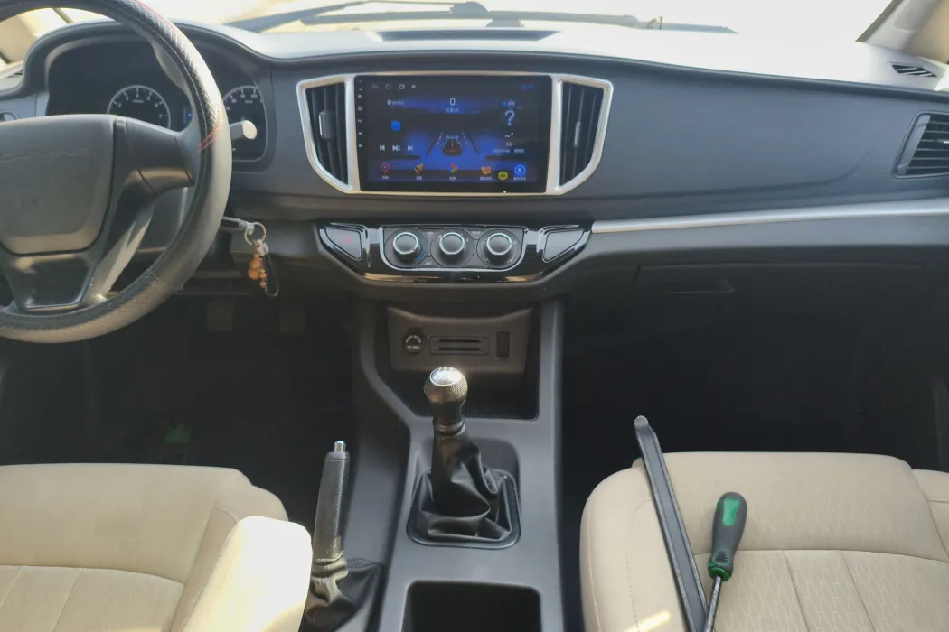 Dongfeng Popular Lingzhi 2022 M5L 1.6L Practical 7-seater