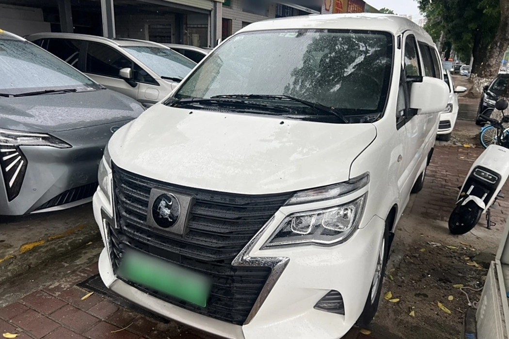 Dongfeng Popular Lingzhi M5EV 2022 Regular Version Basic 7-seater