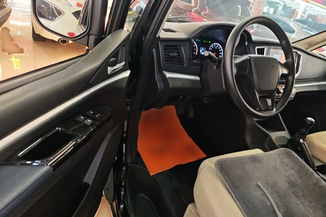 Dongfeng Popular Lingzhi 2022 M5 1.6L Practical 5-seater