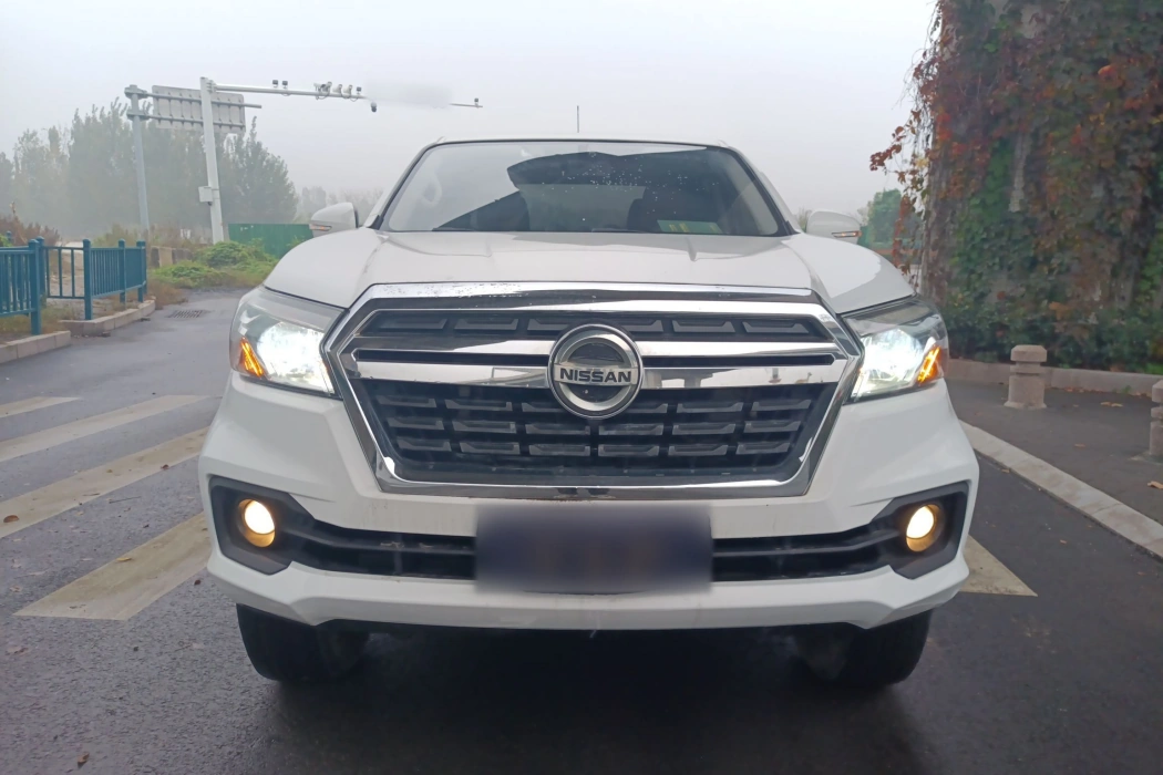 Dongfeng Ruiqi 6 2021 2.3T automatic two-wheel drive diesel luxury long cargo box M9T