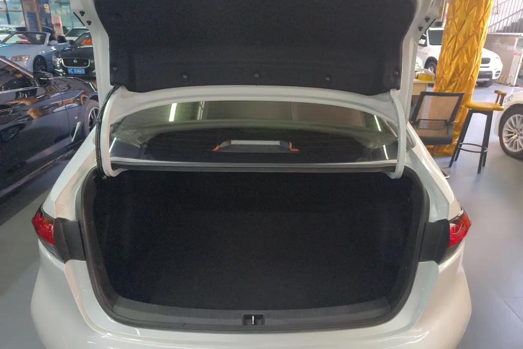 Toyota Lingshang 2023 facelift 2.0L Leading Version