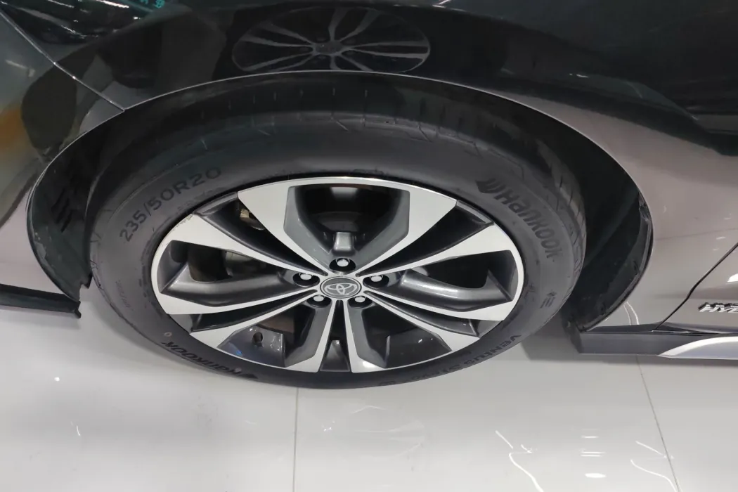 Toyota Grevia 2023 2.5L Hybrid Premium PLUS Edition