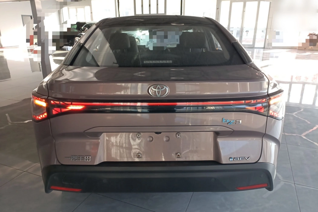 Toyota bZ3 2023 model 616km long battery life Premium