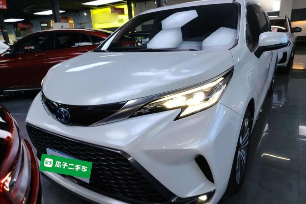 Toyota Grevia 2022 2.5L Hybrid Ultimate Edition