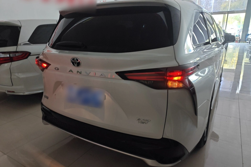 Toyota Grevia 2024 2.5L Hybrid Comfort Edition