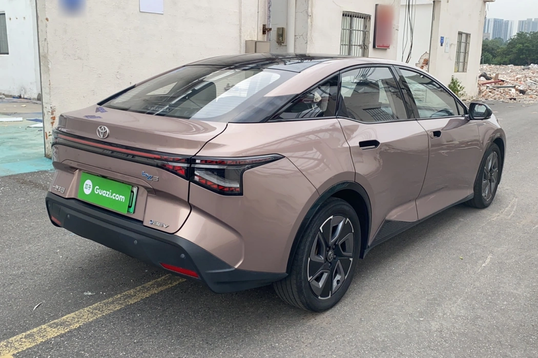 Toyota bZ3 2023 model 616km long battery life Premium