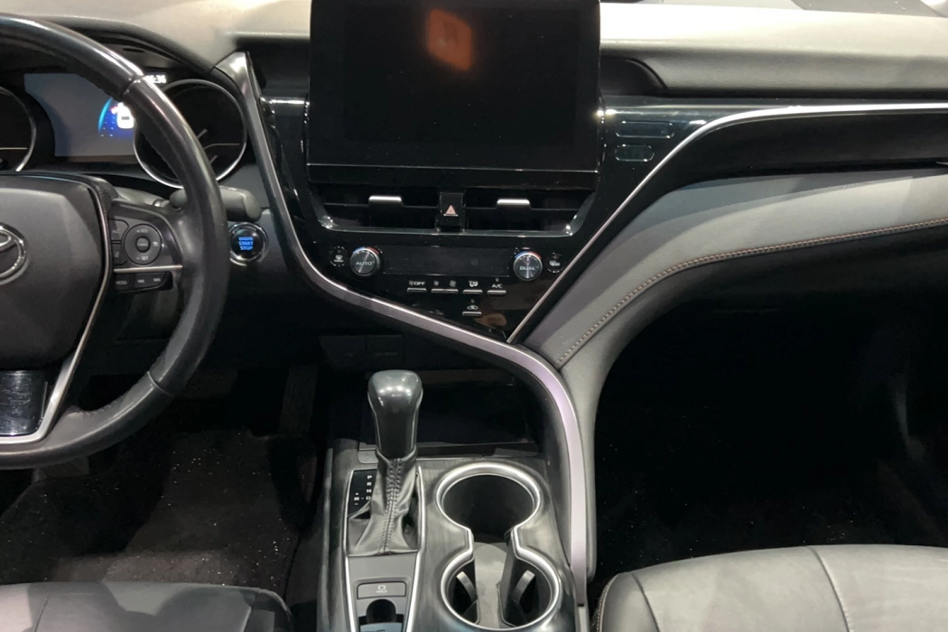 Toyota Camry 2021 2.0G Deluxe Edition