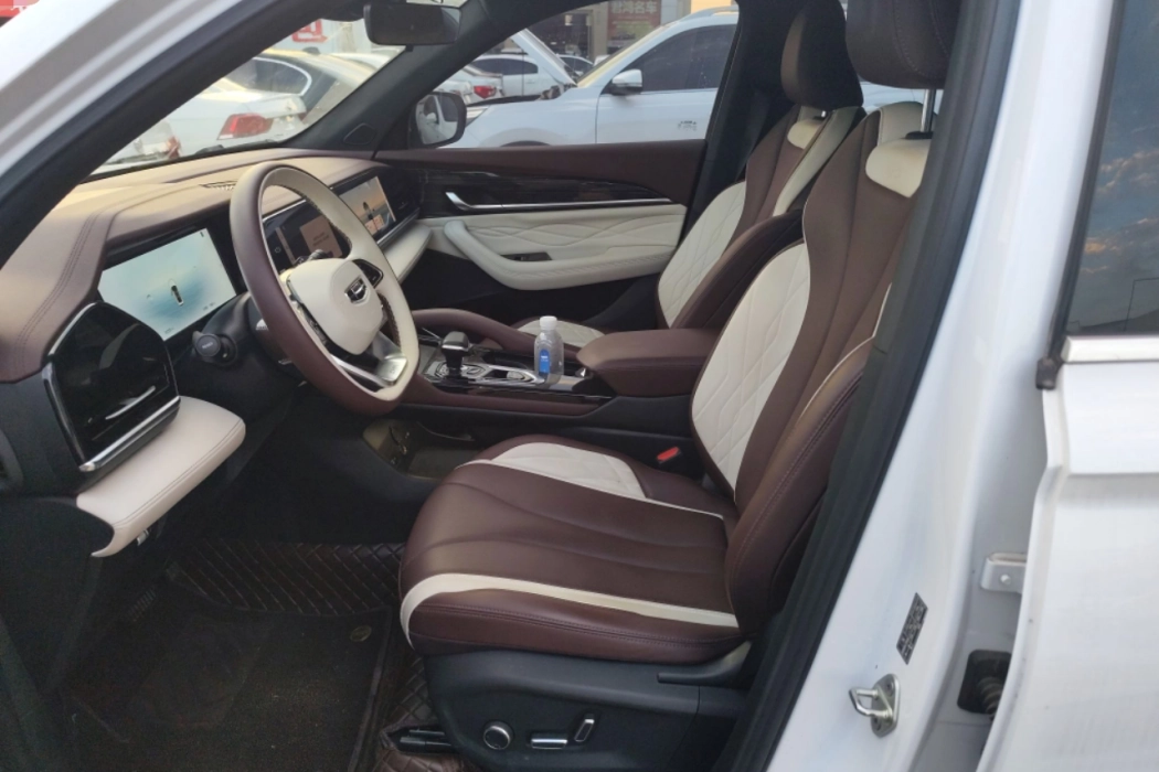 Geely Xingyue L 2024 2.0 TD high-power automatic two-wheel drive Yunqi version