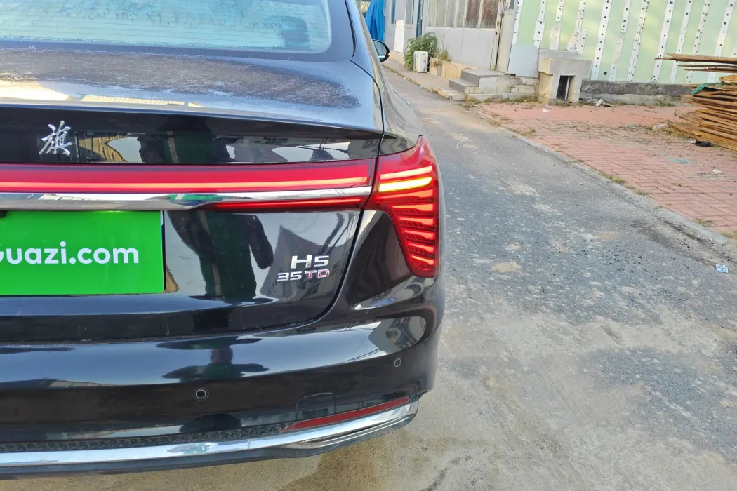 Hongqi H5 2023 model 1.5T DCT Zhilian Flag Rhyme Version