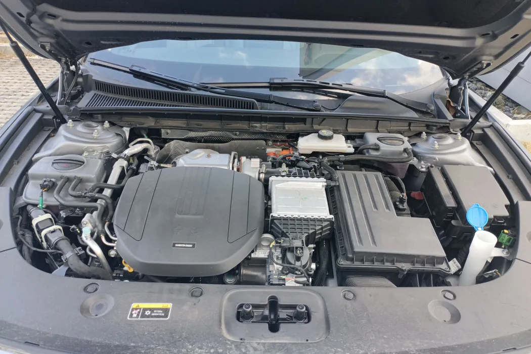 Hongqi H5 PHEV 2025 Model 170 Super Hybrid Version