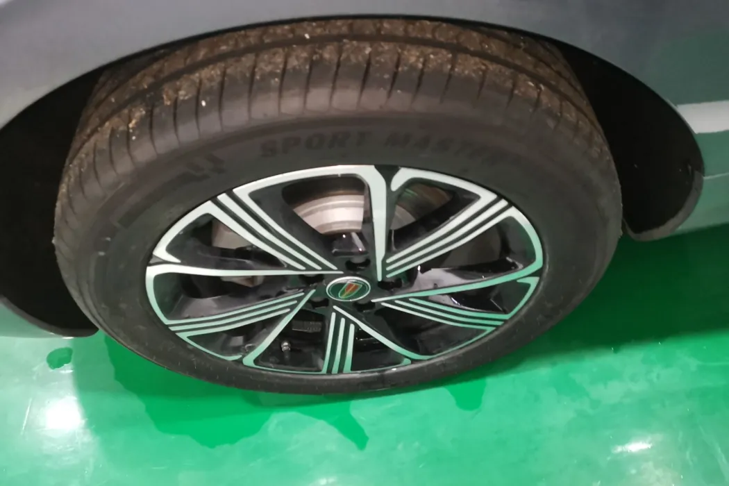 Hongqi H5 PHEV 2025 Model 170 Super Hybrid Version