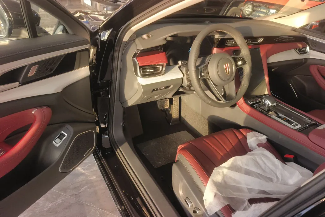 Hongqi H5 PHEV 2025 Model 130 Super Hybrid Version