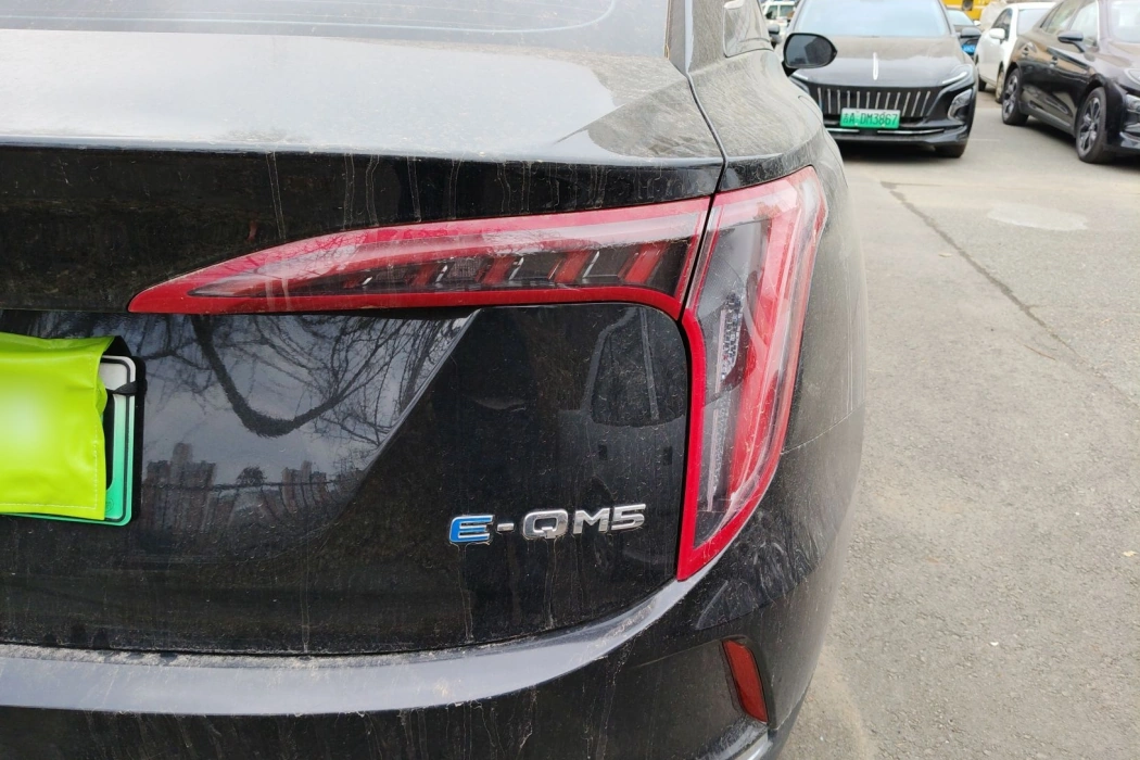 Hongqi E-QM5 2023 Basic Travel Version