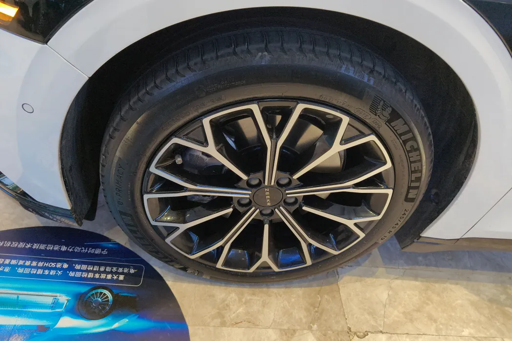 Фото машины 24