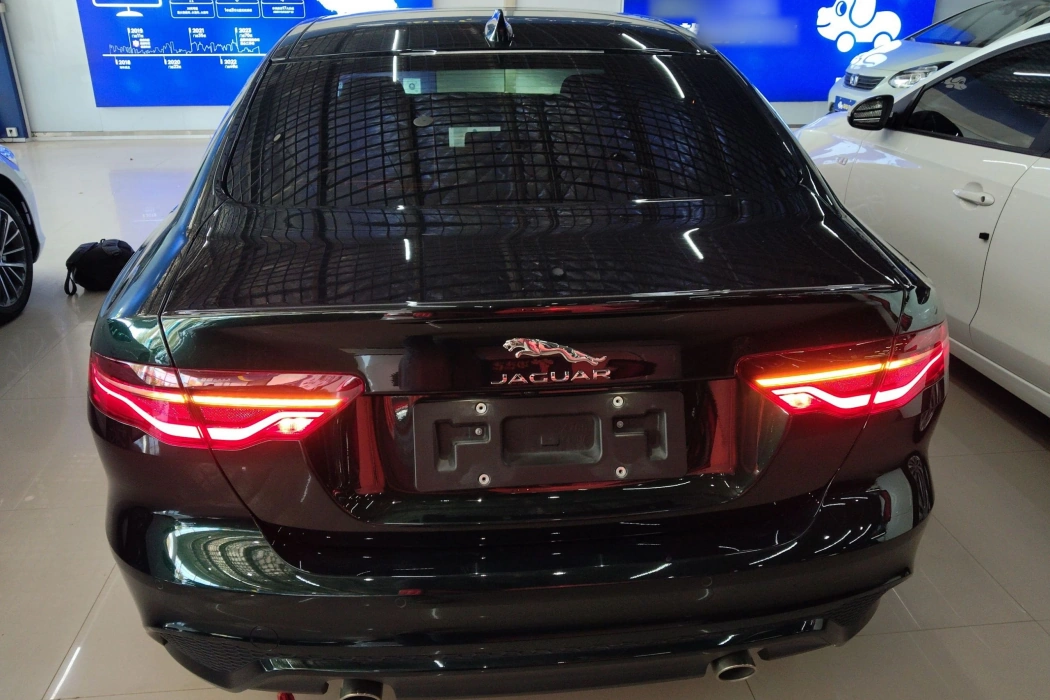 Jaguar XEL 2024 2.0 T 250PS R-DYNAMIC S Aggressive Sports Edition