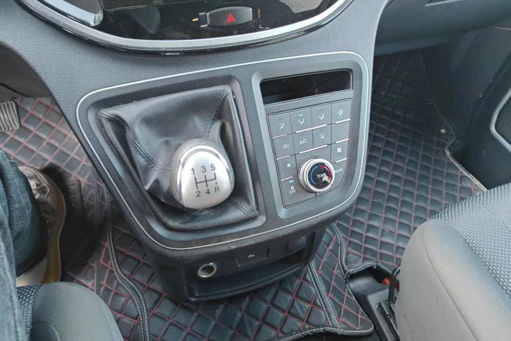 Jianghuai Ruifeng Ruifeng M4 2019 Business Travel Series 2.0L Manual Express Version Country VI